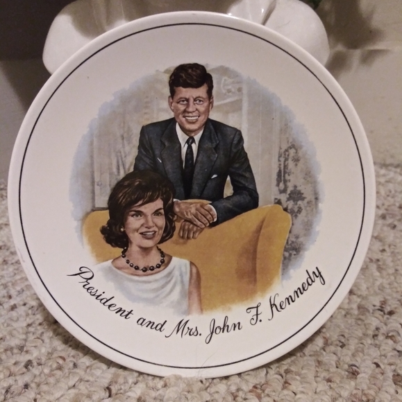 3/$18 Vintage President & Mrs. John F. Kennedy Plate - Picture 1 of 5